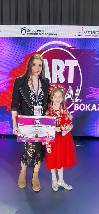 Уроки ВОКАЛУ для ДОРОСЛИХ та ДІТЕЙ  (офлайн та онлайн).