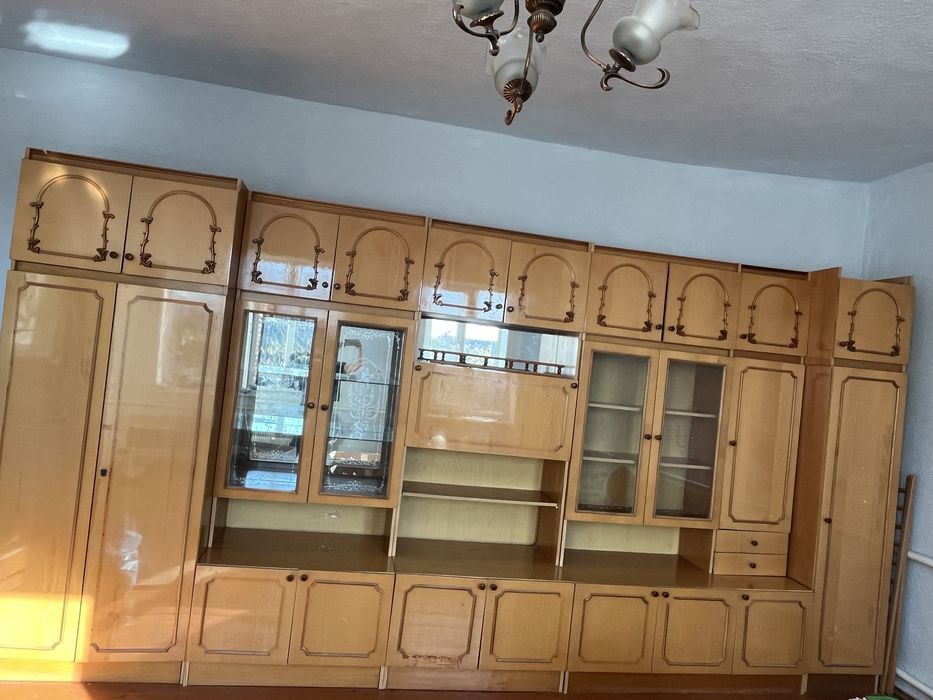 Терміновий продаж стінки у залу.село Іванів