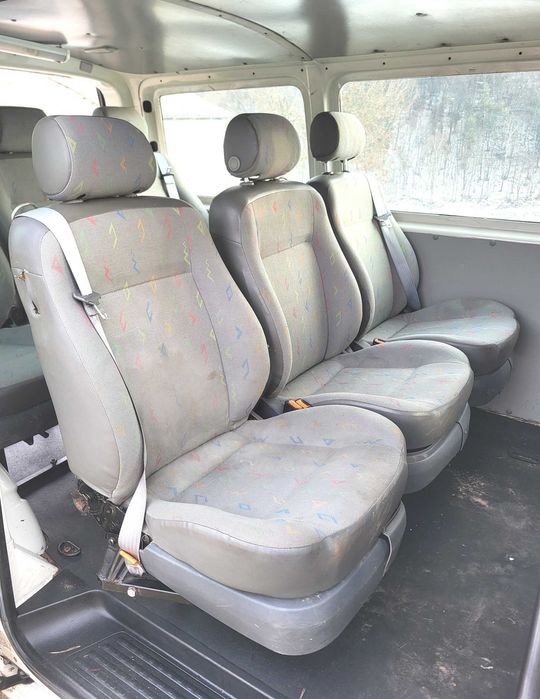 Volkswagen Transporter T5 1,9 TDI 105 KM 8 osobowy MA MOC klima