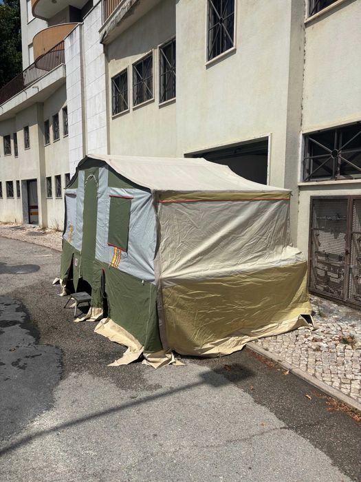 Atrelado Tenda com dois quartos, sala interior e avançado