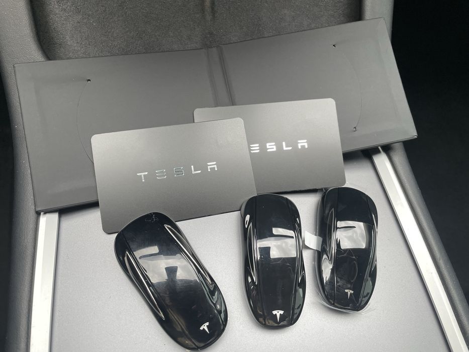 Ключ-карта Tesla | Оригінал (нова) | Model 3/Y/S/X | ОЛХ-Доставка