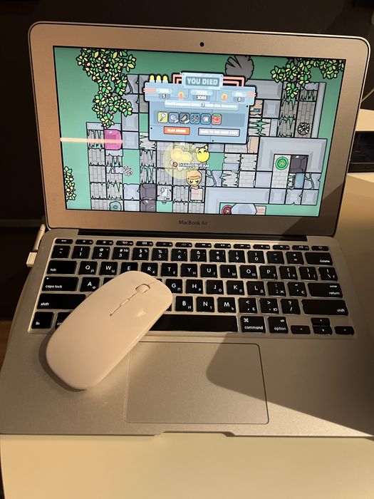 Macbook Air 11 дюймів