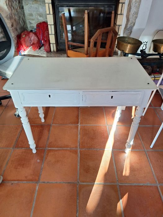 Secretaria com 2 gavetas