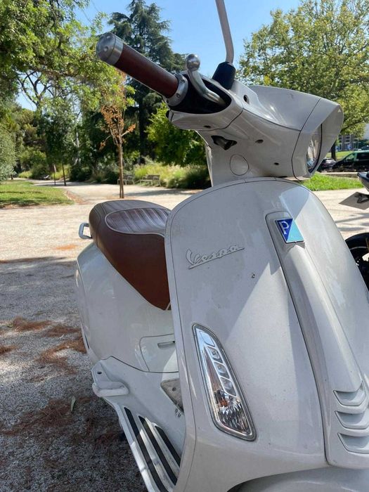 Vespa Primavera 2023