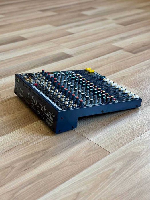 Мікшерний пульт - Soundcraft EFX8