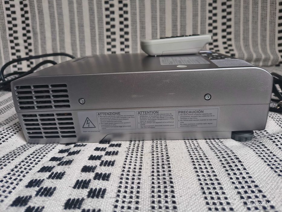 Rzutnik projektor Mitsubishi XL1XU, używany, pilot