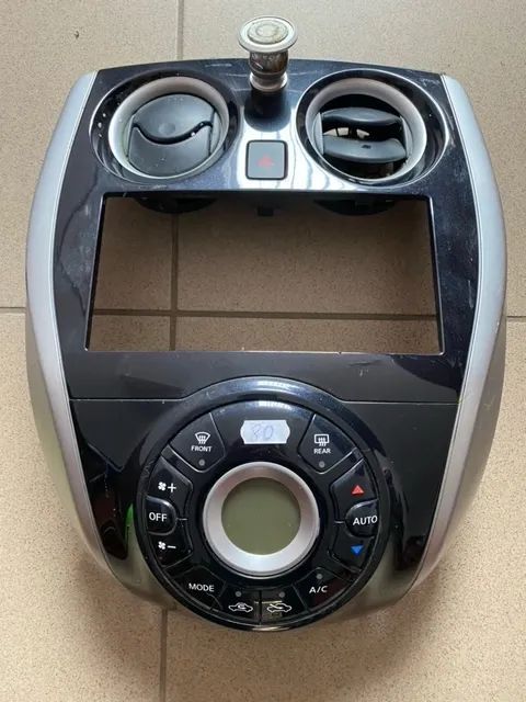 PANEL KLIMATYZACJI RAMKA RADIA NISSAN NOTE E12 682603VV0A  275003VV3A