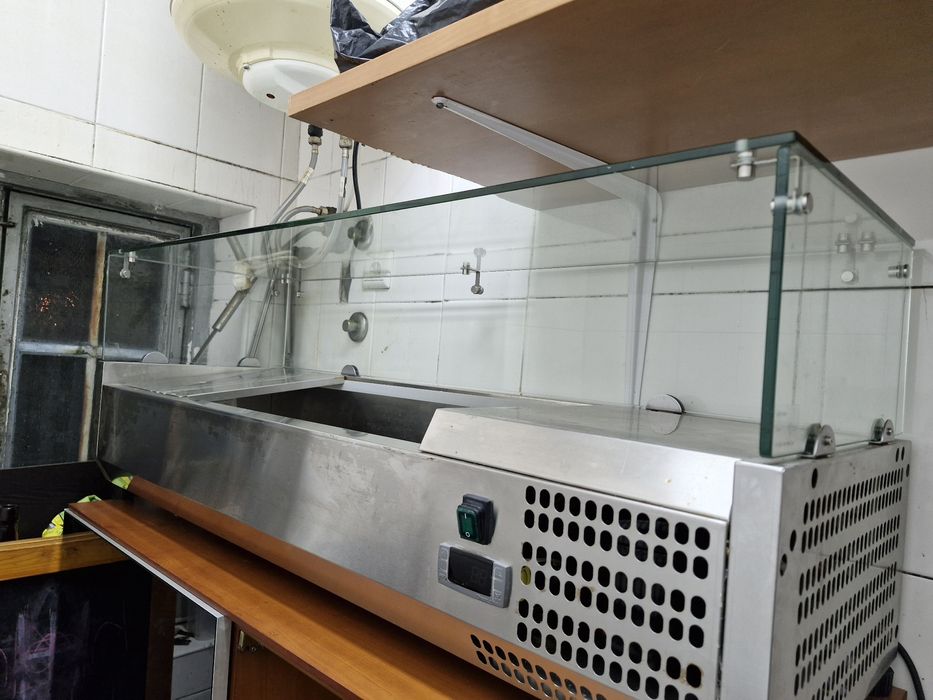 Vitrine refrigerada/saladete