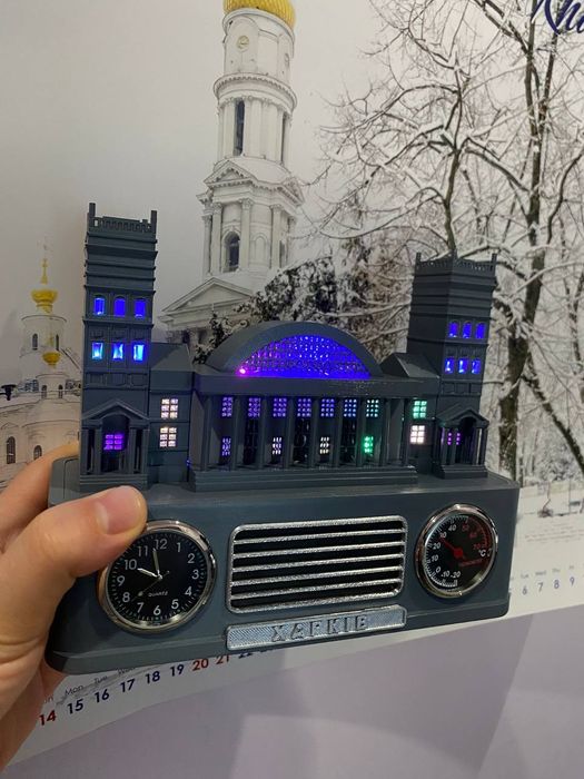 Уникальный настольный 3D-светильник-часы