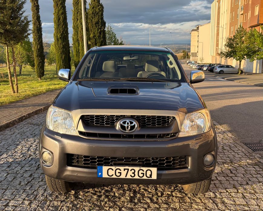 Toyota Hilux 4WD 5 lugares - 2011