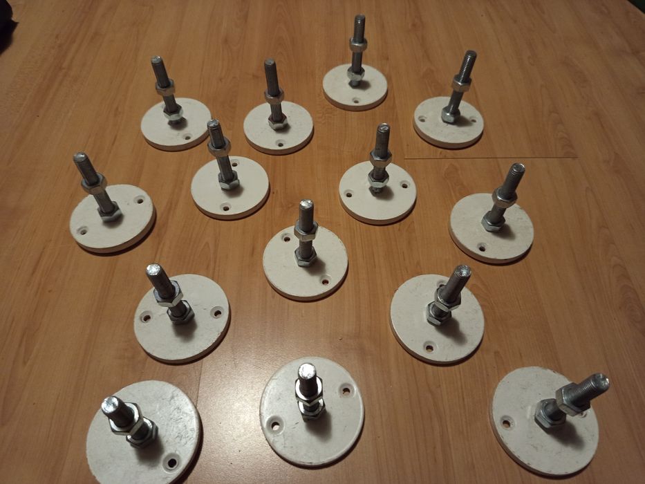 Regulowana stopka mocująca