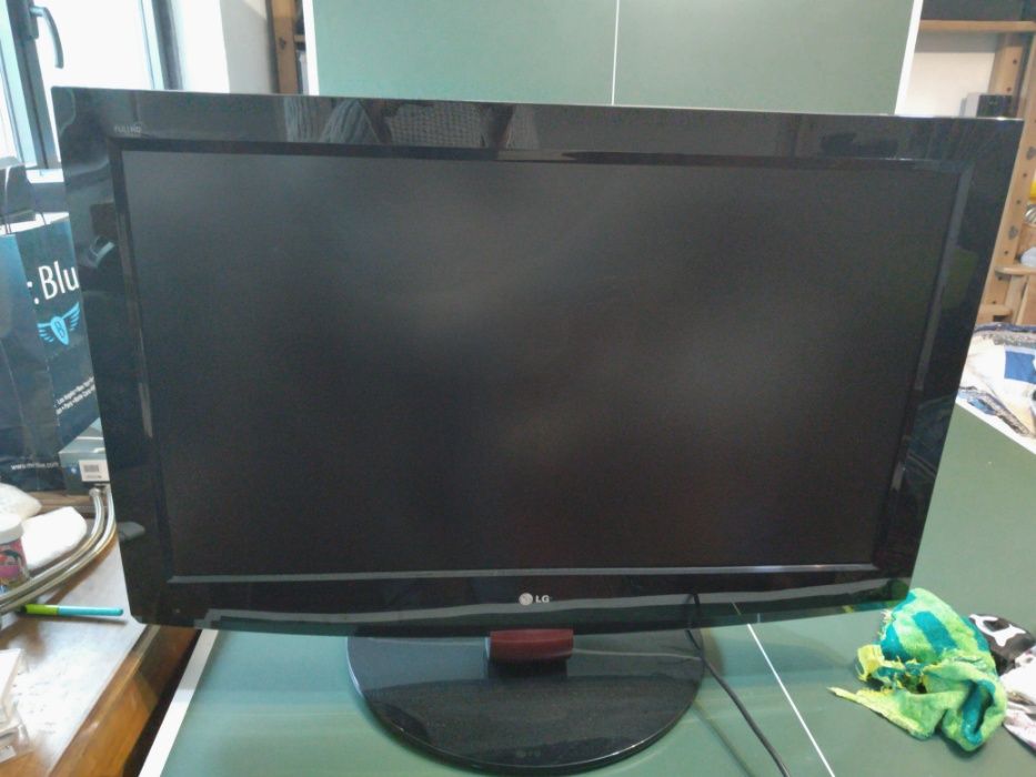 Televisão 37” Marca: LG Modelo: 37LF76