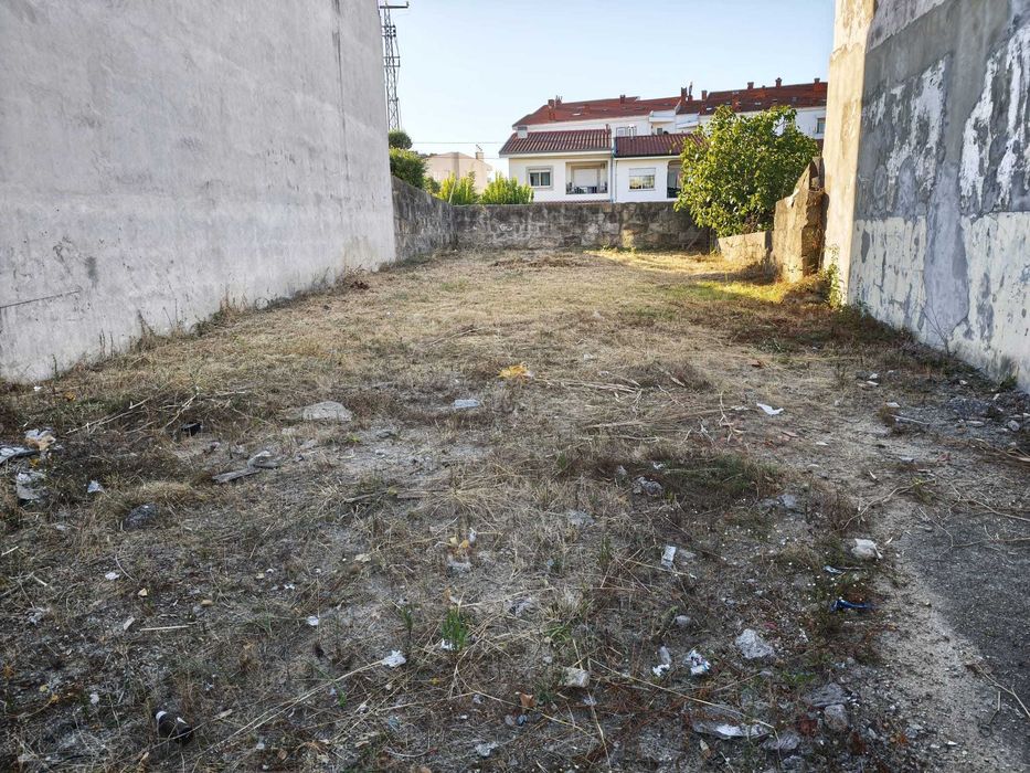 Projeto Aprovado p/ Moradia 352 m² | 3 Pisos + Elevador | Ermesinde