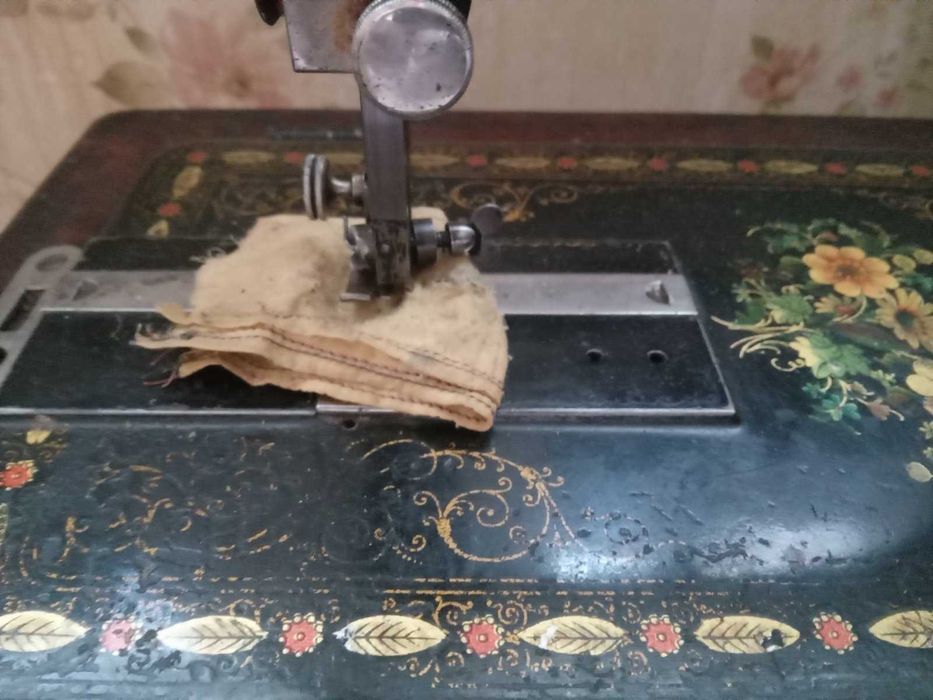 Швейная машина Зингер