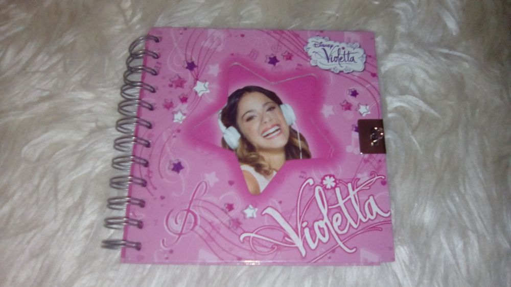 Coleção Menina VIOLETTA