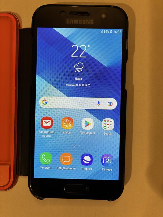 Samsung Galaxy A3 (2017) 16GB NFC / Dual SIM /IP68 /Офіційний