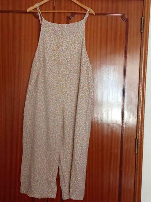 Macacão florido (Lefties)lindo