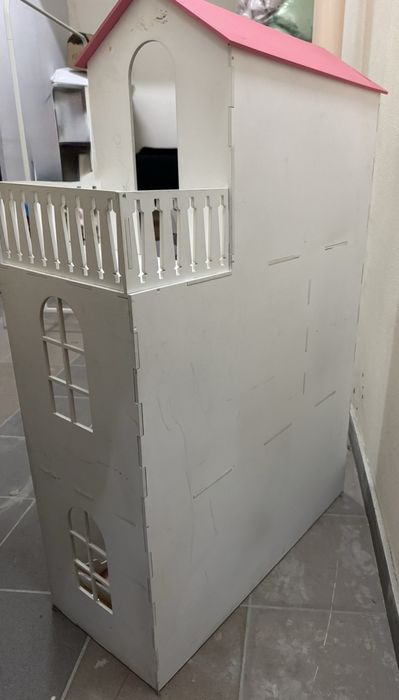 Ляльковий будиночок з меблями