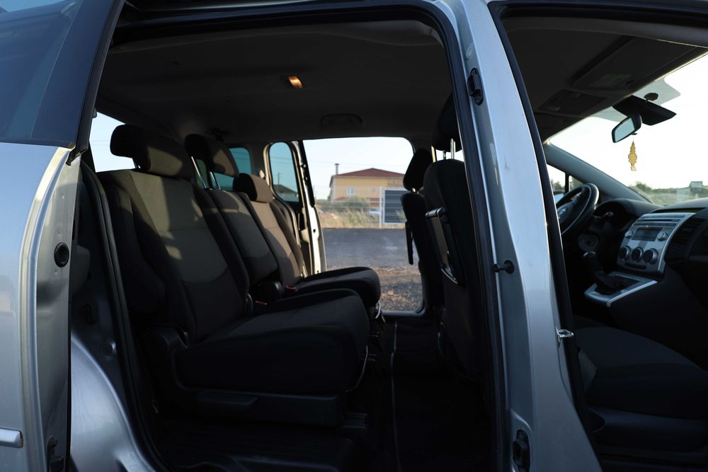 Mazda 5 - 7 Lugares – Em Excelente Estado