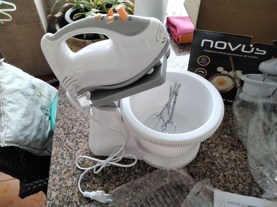 Batedeira com taça [NOVA]