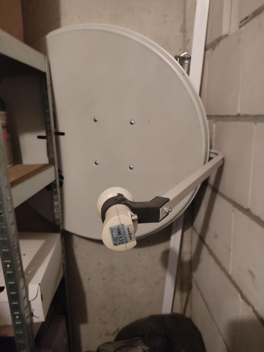 Antena satelitarna z konwerterem