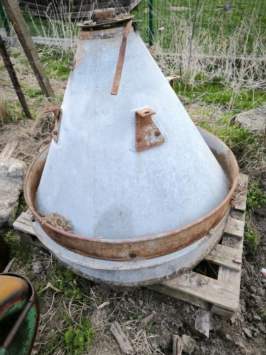 Części rozsiewacza Lejek