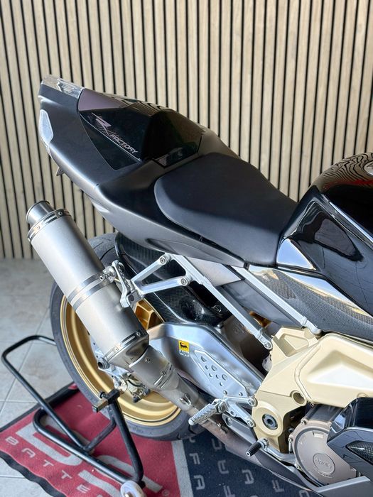 Aprilia RSV Mille R Factory