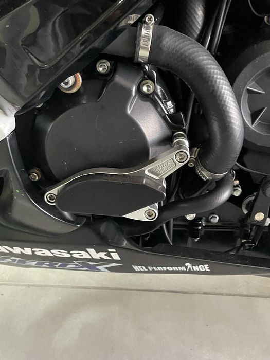 Kawasaki ZX10R 2008  branca e preto  28000  km