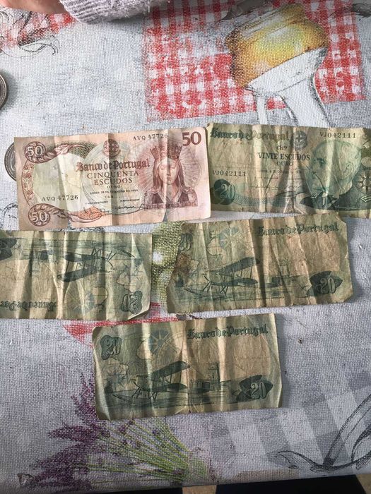 Moedas e notas antigas