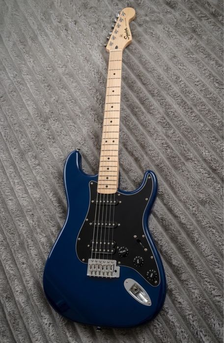 Електрогітара Fender Squier Sonic Stratocaster HSS (Midnight Blue)