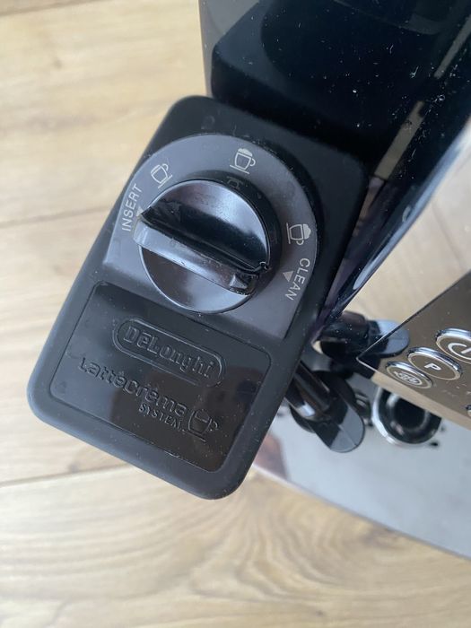 Ekspres ciśnieniowy DeLonghi Cappucino ECAM23.460.B Cappuccino