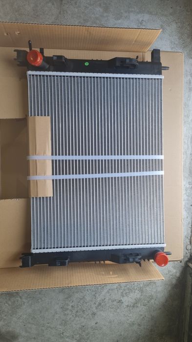 Радіатор охолодження Duster Logan Dokker радиатор охлаждения 2 Dacia