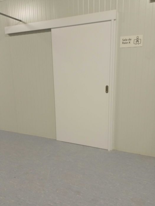 Porta blindada para RaioX com visor Plumbifero