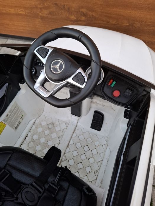 Samochod na akumulator mercedes