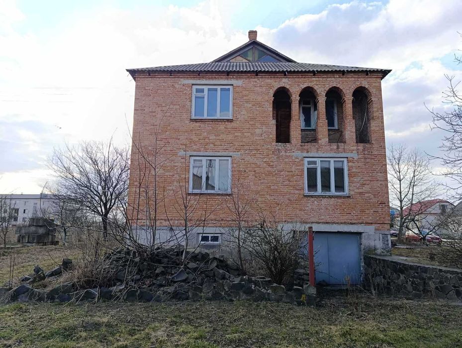 Будинок (незавершене будівництво) Демидівка