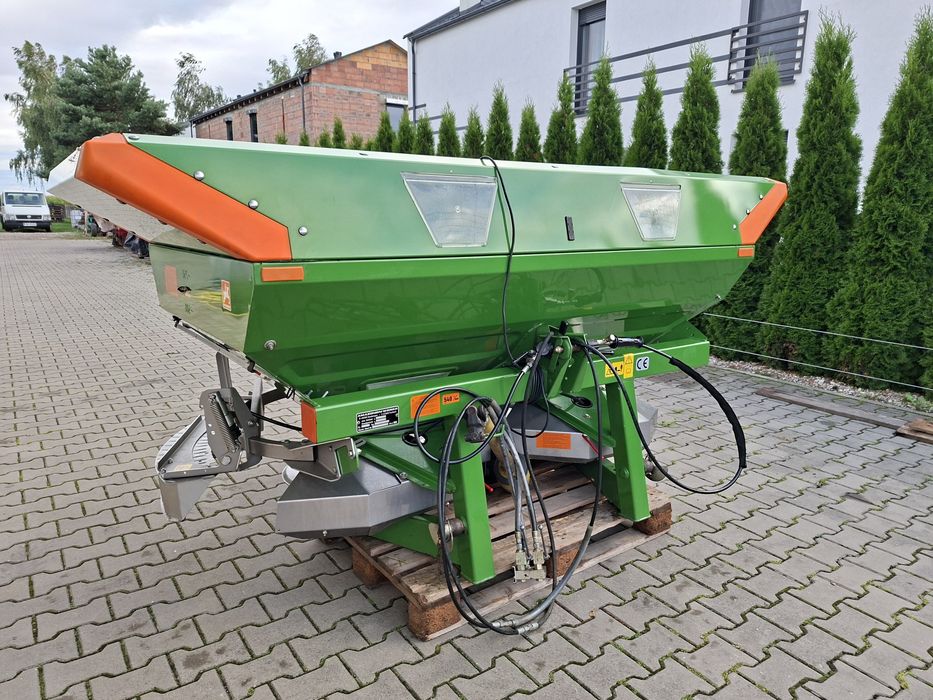 Rozsiewacz  amazone ZAM 1700 ładny  stan