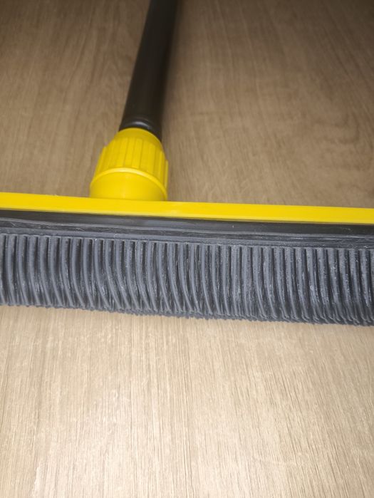 Gumowa miotła do dywanów groomer gromerska  V7  teleskopowa