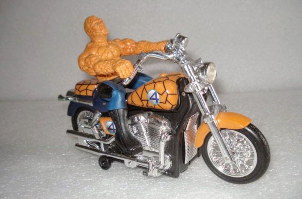 Boneco Coisa na Moto da Marvel e Toy Biz