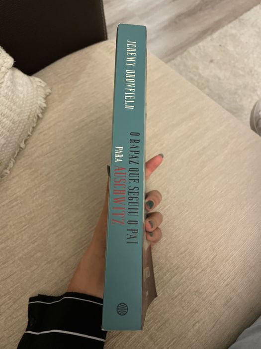 Livro “o rapaz que seguiu o pai para Auschwitz”