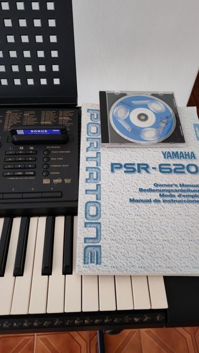 Piano elétrico Yamaha PSR-620
