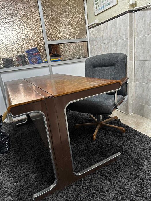 Mesa de escritório madeira com cadeira vintage
