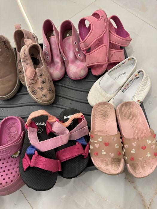 Пакет обуви на девочку 24р.