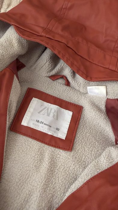 Віддам куртка дощовик на флісі Zara