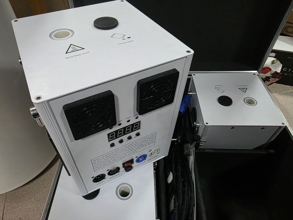 4 máquinas fogo frio Sparkles + case