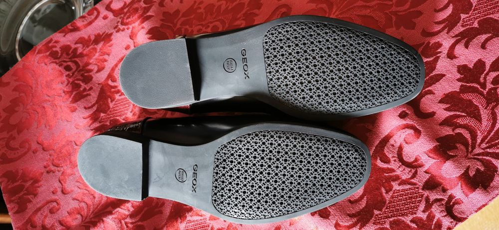 Sapatos de senhora Geox novos sem uso