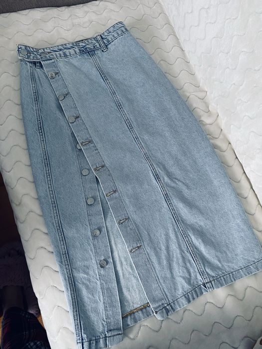 Джинсова спідниця на ґудзиках
