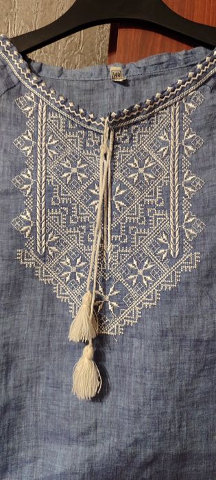 Чудова вишиванка для дівчинки 140 см