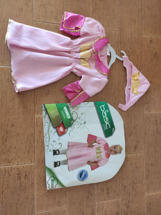 Vende se fato de princesa 24 meses