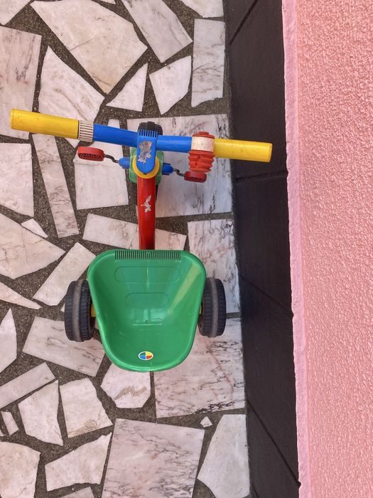 Triciclo usado para crianças
