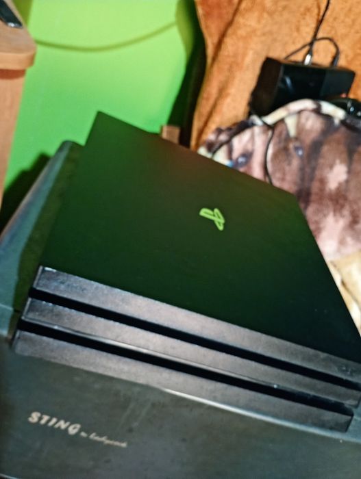 PS4 PRO 1TB Bardzo Dobry Stan